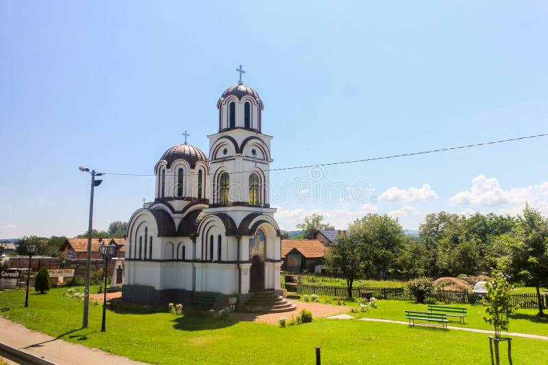Igreja pitoresca pequena fotografia de stock Igreja pitoresca pequena fotografia de stock