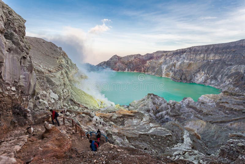 Ijen Vulkan  redaktionelles stockfoto Bild von erdbeben 