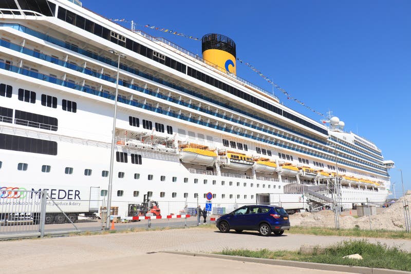 ijmuiden cruise terminal costa