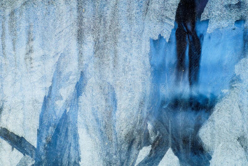 Ijzig patroon op het venster Mooie natuurlijke achtergrond Het thema van de winter Close-up royalty-vrije illustratie Ijzig patroon op het venster Mooie natuurlijke achtergrond Het thema van de winter Close-up royalty-vrije illustratie