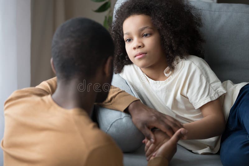 Ik hou van een zwarte vader praten over steun voor een overstuur dochter