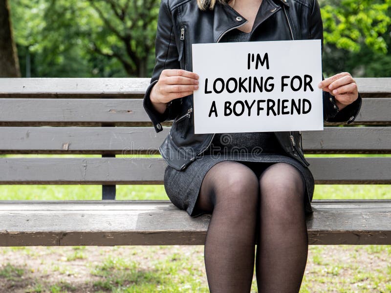 Ik zoek een vriendje Online Dating, Loneliness, Valentijnsdag en liefdesconcept