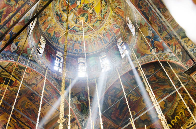 Ikone in der Kuppel der orthodoxen Kirche Rila-Klosters lizenzfreies stockfoto Ikone in der Kuppel der orthodoxen Kirche Rila-Klosters lizenzfreies stockfoto