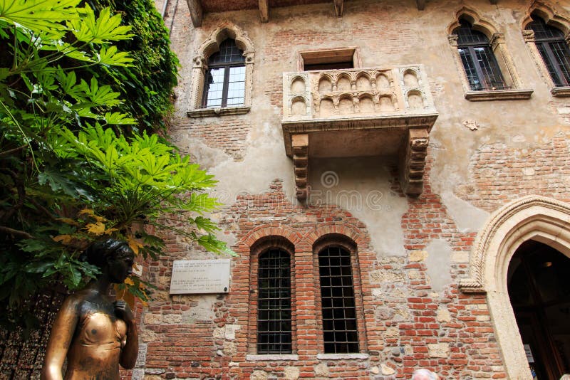Il balcone di Juliet e statua di Juliet - Verona in Italia