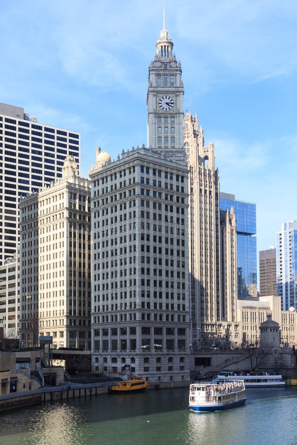 Il Chicago River serve da conduttura fotografie stock Il Chicago River serve da conduttura fotografie stock