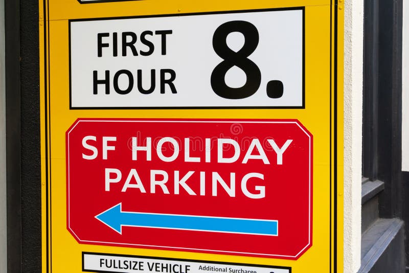 Il contrassegno di parcheggio di San Francisco indica il parcheggio e il parcheggio per i clienti in centro