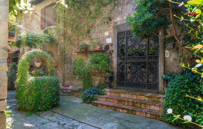 Il distretto medievale pittoresco di San Pellegrino a Viterbo, Lazio, Italia centrale fotografia stock Il distretto medievale pittoresco di San Pellegrino a Viterbo, Lazio, Italia centrale fotografia stock