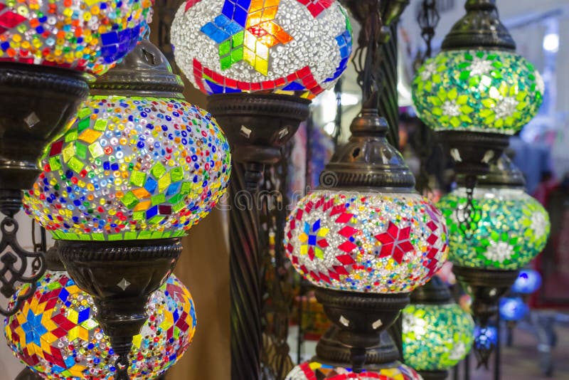 IL DUBAI, UAE - 11 MARZO 2019: Padiglione della Turchia al villaggio globale nel Dubai, UAE, come visto l'11 marzo 2019 Il villag immagini stock libere da diritti IL DUBAI, UAE - 11 MARZO 2019: Padiglione della Turchia al villaggio globale nel Dubai, UAE, come visto l'11 marzo 2019 Il villag immagini stock libere da diritti