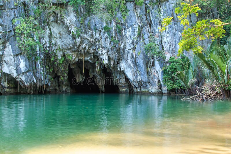 Il fiume sotterraneo di Puerto Princesa, Palawan, Filippine immagine stock Il fiume sotterraneo di Puerto Princesa, Palawan, Filippine immagine stock