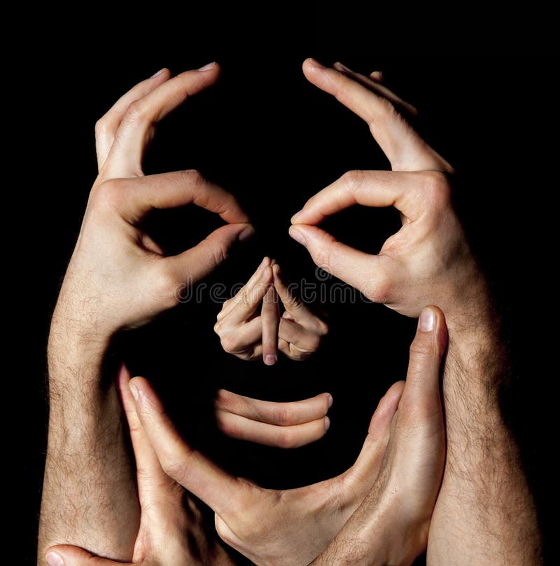 Il fronte passa il concetto Illusione di manipolazione della realtà Priorità bassa nera fotografia stock Il fronte passa il concetto Illusione di manipolazione della realtà Priorità bassa nera fotografia stock