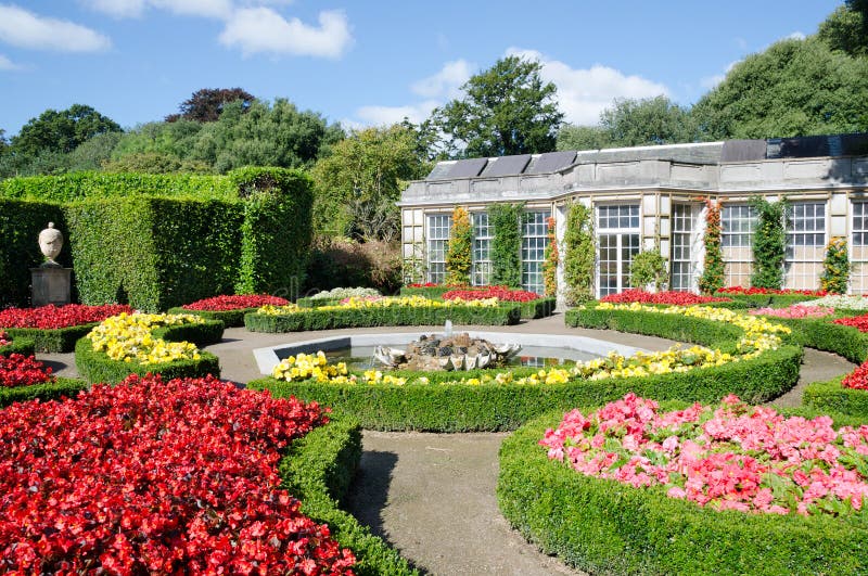 Il giardino italiano, parco nazionale di Edgcumbe del supporto fotografie stock libere da diritti Il giardino italiano, parco nazionale di Edgcumbe del supporto fotografie stock libere da diritti
