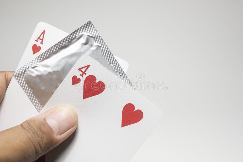 Il giorno dei valentines, numero di carta di numero quattordici, preservativo impedire concetto di amore del sesso sicuro dei big immagini stock Il giorno dei valentines, numero di carta di numero quattordici, preservativo impedire concetto di amore del sesso sicuro dei big immagini stock