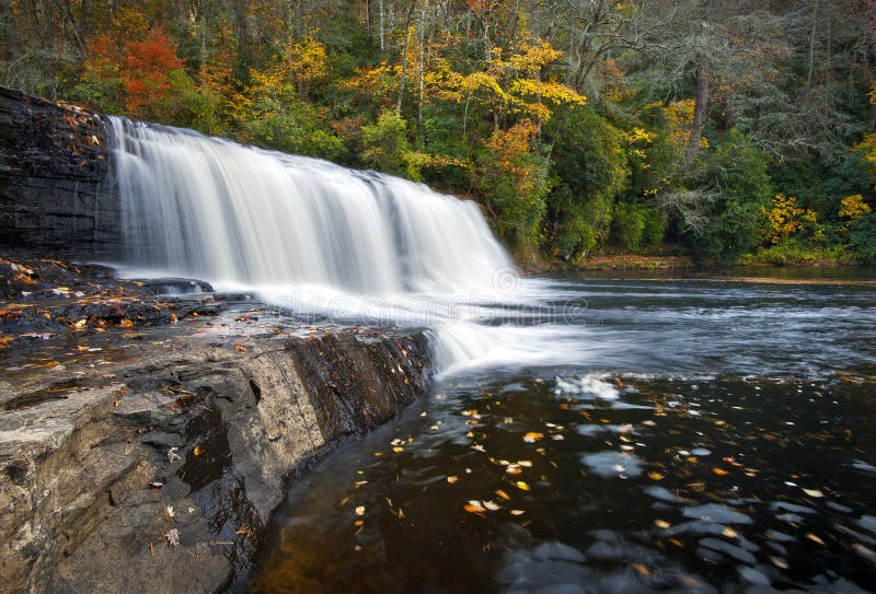 Il Hooker cade sosta di condizione di Du Pont delle cascate di autunno immagine stock Il Hooker cade sosta di condizione di Du Pont delle cascate di autunno immagine stock