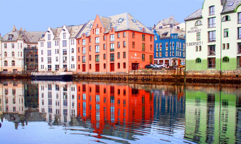 Il lungomare a Alesund, Norvegia immagine stock libera da diritti