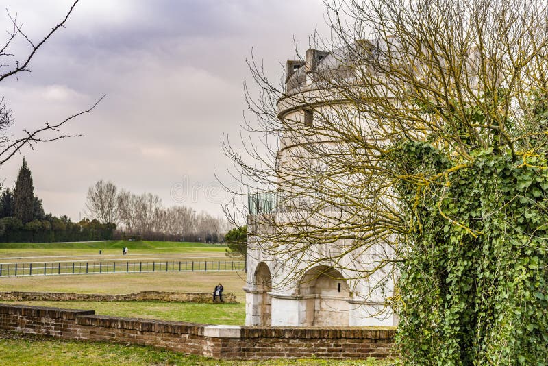 Il mausoleo di Theoderic fotografie stock