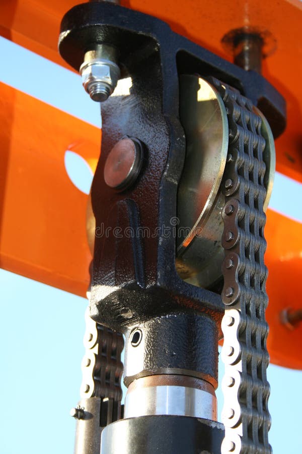 Il meccanismo di elevamento idraulico fotografia stock libera da diritti Il meccanismo di elevamento idraulico fotografia stock libera da diritti