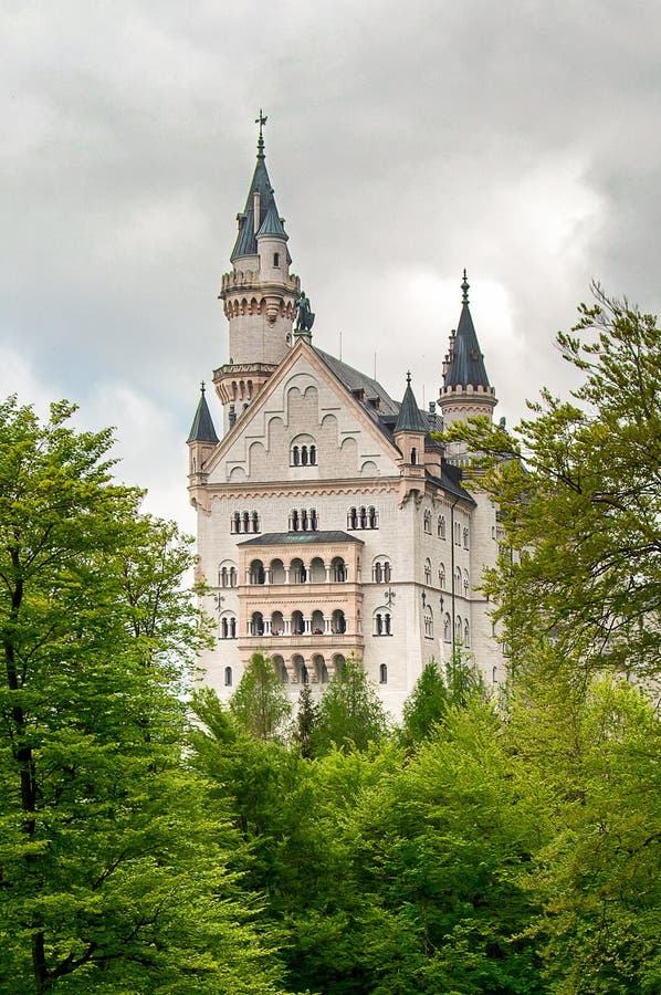 Il Neuschwanstein, bello castello vicino a Monaco di Baviera in Baviera, Germania immagine stock Il Neuschwanstein, bello castello vicino a Monaco di Baviera in Baviera, Germania immagine stock