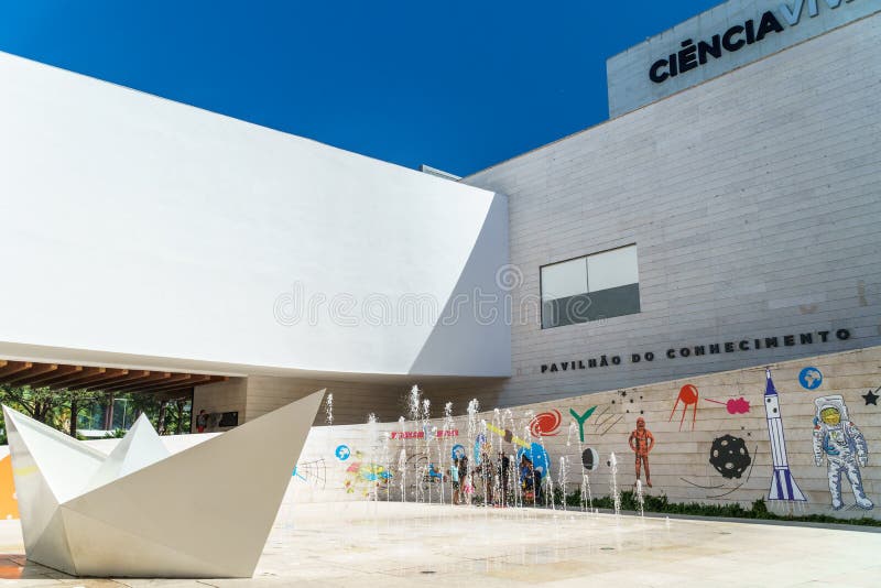 Il padiglione di conoscenza Pavilhao fa Conhecimentois o Ciencia Viva In Lisbon fotografia stock libera da diritti Il padiglione di conoscenza Pavilhao fa Conhecimentois o Ciencia Viva In Lisbon fotografia stock libera da diritti