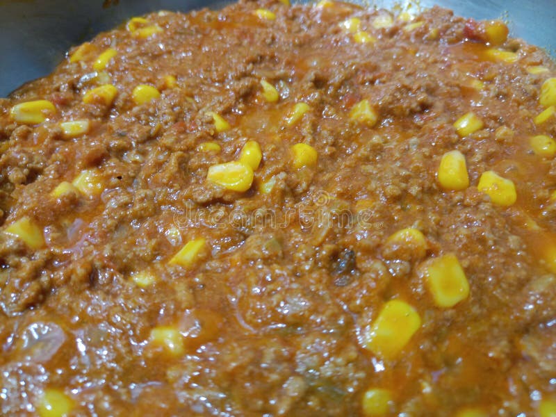 Il primo piano di caldo cucinato trita la carne con granoturco dolce fotografie stock Il primo piano di caldo cucinato trita la carne con granoturco dolce fotografie stock