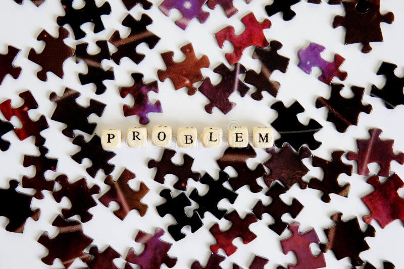 Il problema e la sua soluzione Puzzle di montaggio Individuazione delle soluzioni ai problemi complessi Opportunità dal problema fotografia stock Il problema e la sua soluzione Puzzle di montaggio Individuazione delle soluzioni ai problemi complessi Opportunità dal problema fotografia stock