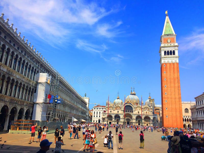 Il quadrato principale di Venezia Il quadrato famoso del ` s di St Mark L'Italia fotografia stock Il quadrato principale di Venezia Il quadrato famoso del ` s di St Mark L'Italia fotografia stock