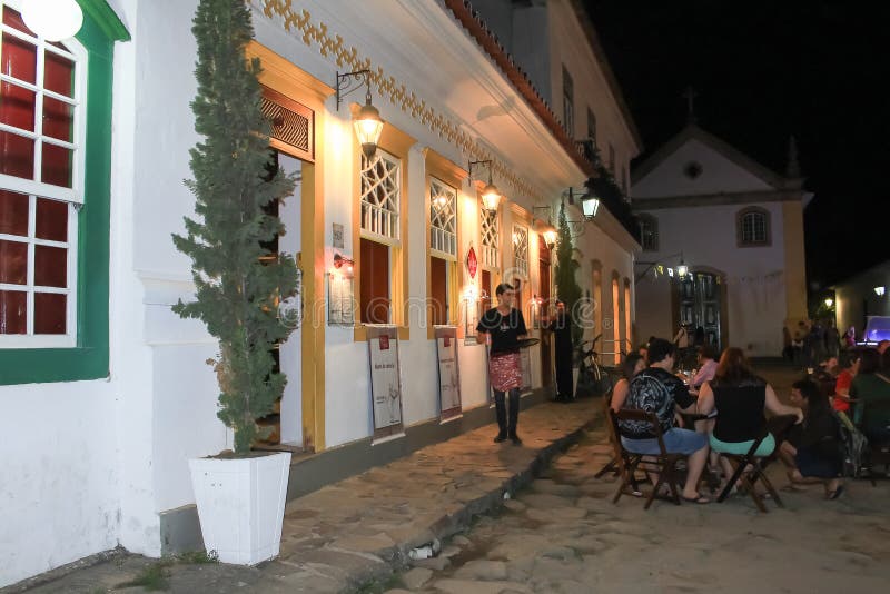 Il ristorante affascinante in una città storica immagine stock libera da diritti Il ristorante affascinante in una città storica immagine stock libera da diritti