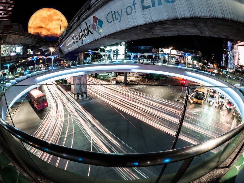 Il Siam, il centro di Bangkok, città di luce di dove ingorghi stradali fotografia stock Il Siam, il centro di Bangkok, città di luce di dove ingorghi stradali fotografia stock