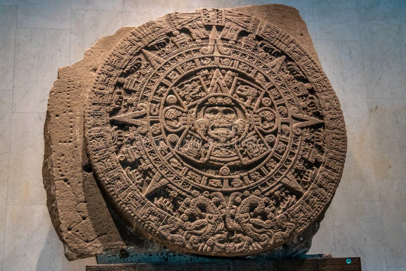 Il Sunstone azteco al museo nazionale di antropologia Museo Nacional de Antropologia, MNA - Città del Messico, Messico immagini stock libere da diritti Il Sunstone azteco al museo nazionale di antropologia Museo Nacional de Antropologia, MNA - Città del Messico, Messico immagini stock libere da diritti
