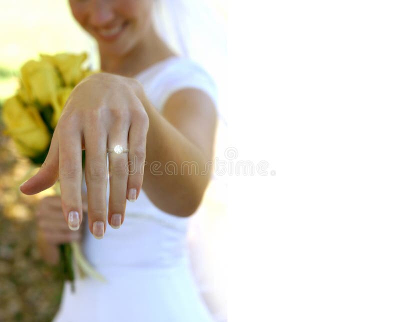 Il suo nuovo anello fotografie stock libere da diritti Il suo nuovo anello fotografie stock libere da diritti