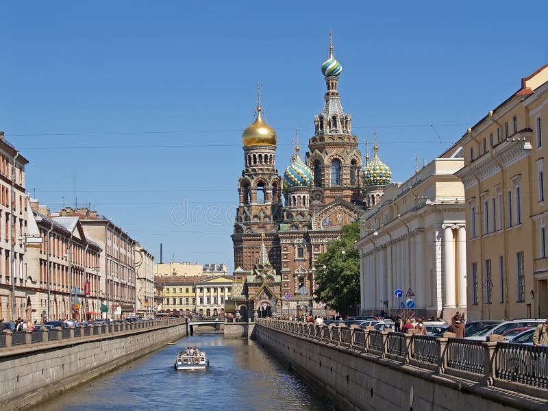 Il tempio ortodosso ha salvare-su-sangue a St Petersburg immagine stock libera da diritti Il tempio ortodosso ha salvare-su-sangue a St Petersburg immagine stock libera da diritti