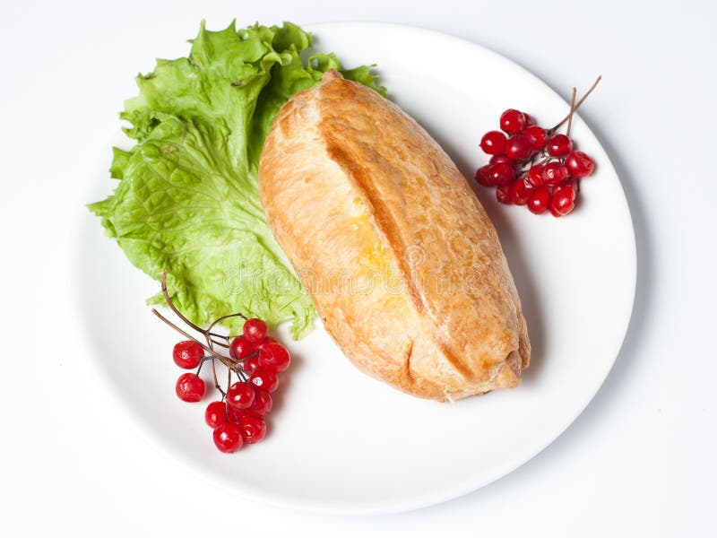 Il tortino sul piatto fotografia stock libera da diritti Il tortino sul piatto fotografia stock libera da diritti