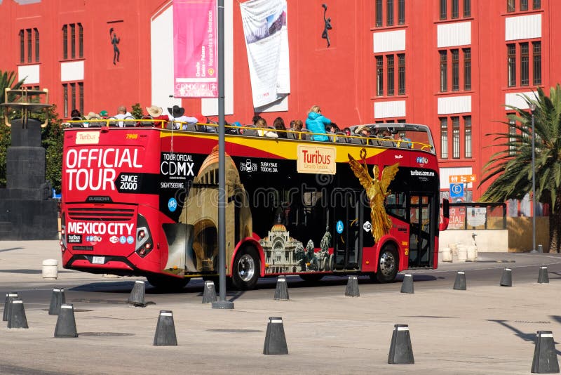 Il Turibus, un autobus a due piani turistico in Città del Messico immagine stock Il Turibus, un autobus a due piani turistico in Città del Messico immagine stock