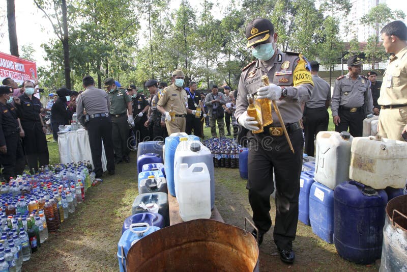 Illegal liquor editorial photo. Image of indonesia, authorities 73911011