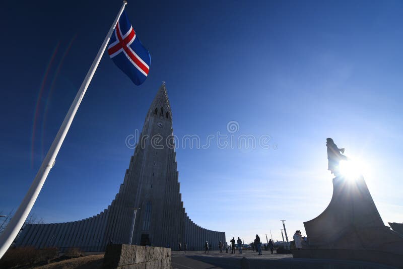Illumi собора церков Исландии Reykjavik Hallgrimskirkja иконическое стоковая фотография rf Illumi собора церков Исландии Reykjavik Hallgrimskirkja иконическое стоковая фотография rf