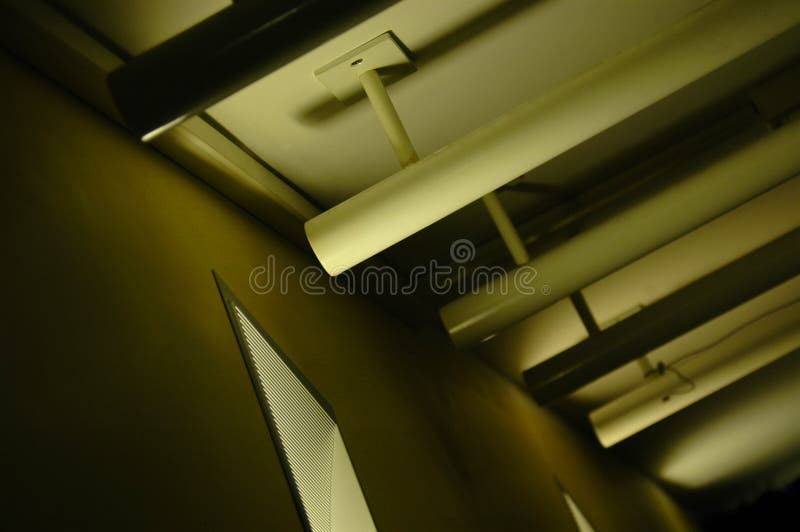 Illuminazione astratta del soffitto fotografie stock libere da diritti Illuminazione astratta del soffitto fotografie stock libere da diritti