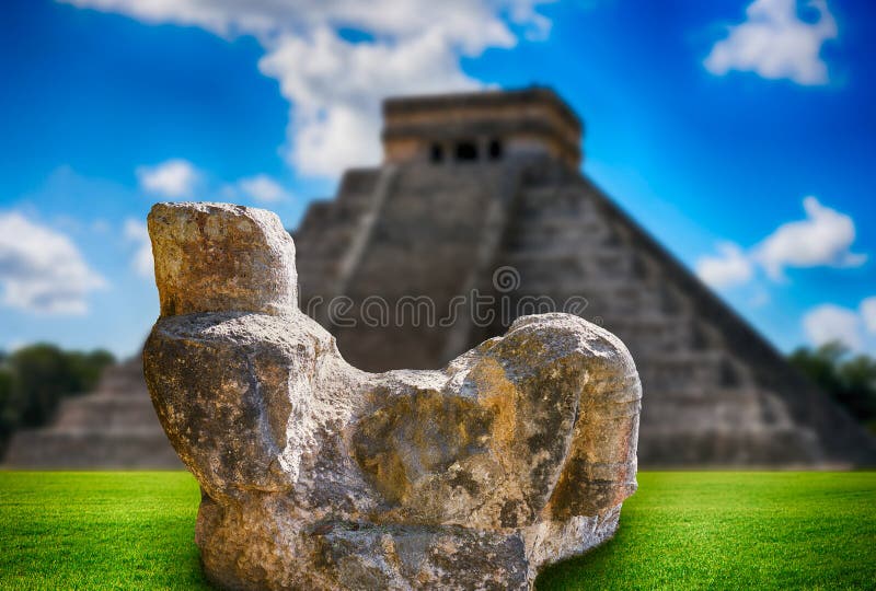 Illustration de sculpture en Chichen Itza Chac Mool images libres de droits Illustration de sculpture en Chichen Itza Chac Mool images libres de droits