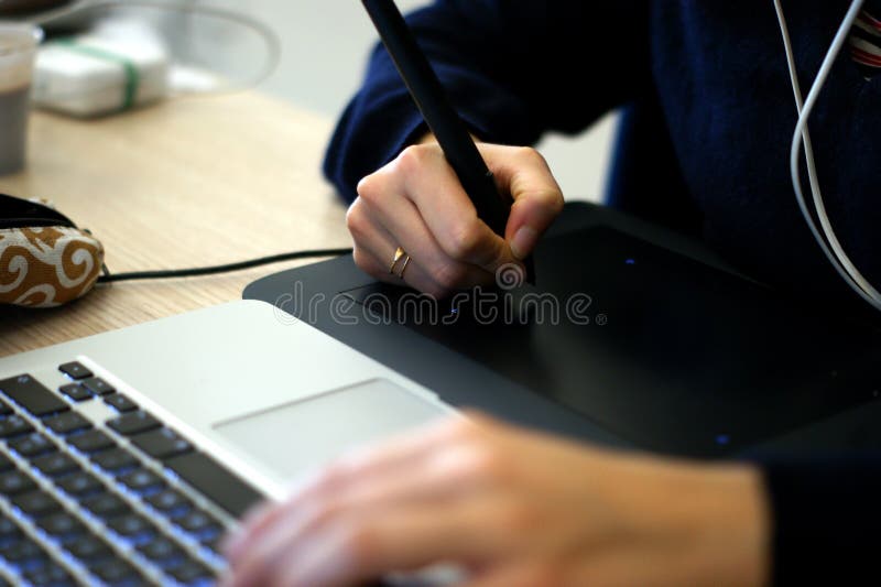 Illustrator using a graphic tablet