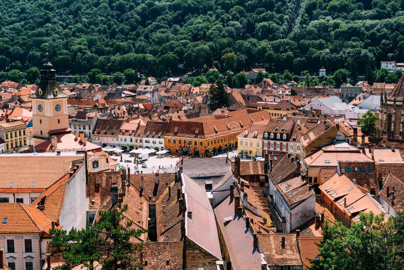 Im Brasov-Rats-Quadrat-Piata Sfatului Are Located The-Rats-Haus, in der alten Stadt und in der schwarzen Kirche lizenzfreie stockfotos Im Brasov-Rats-Quadrat-Piata Sfatului Are Located The-Rats-Haus, in der alten Stadt und in der schwarzen Kirche lizenzfreie stockfotos