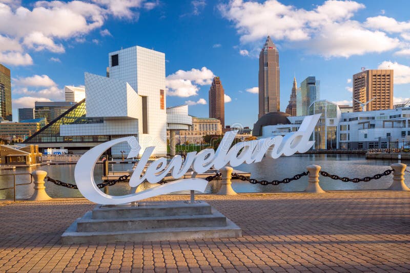 Im Stadtzentrum gelegene Cleveland-Skyline stockbild Im Stadtzentrum gelegene Cleveland-Skyline stockbild