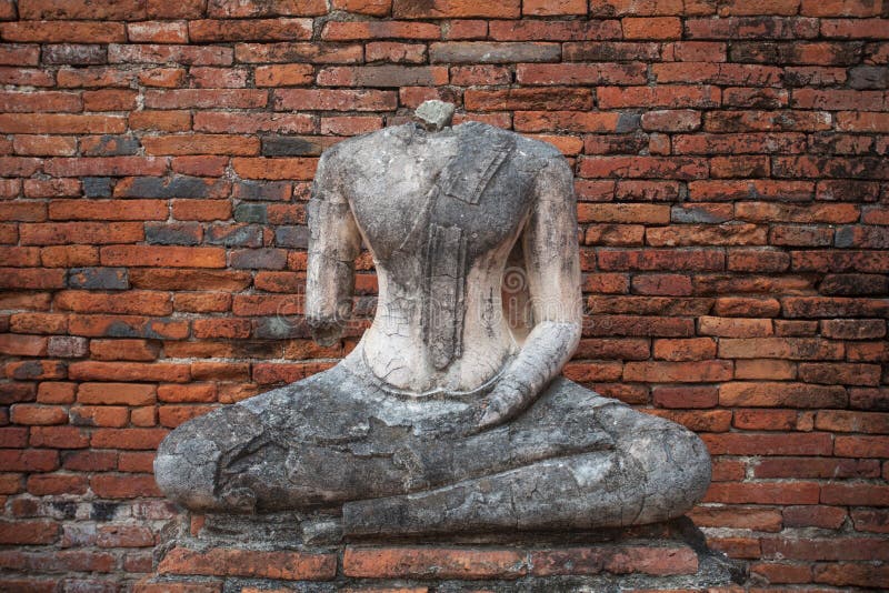 Image of buddha without head, Wat Chaiwatthanaram, Ayutthaya