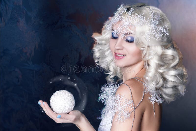 Image créative modèle avec le maquillage gelé photographie stock Image créative modèle avec le maquillage gelé photographie stock