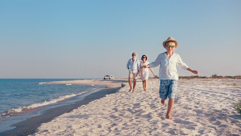 Image de concept de la famille de voyage de mode de vie photos stock Image de concept de la famille de voyage de mode de vie photos stock
