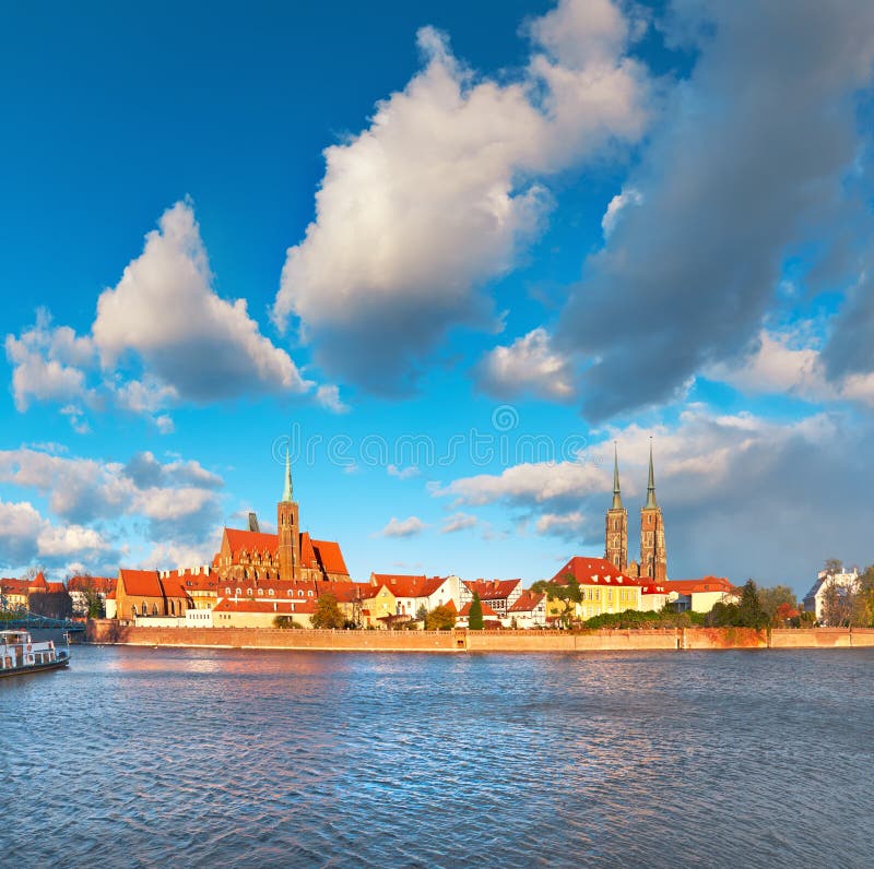 Image panoramique de St John Cathedral à Wroclaw, Pologne, l'Europe photos libres de droits Image panoramique de St John Cathedral à Wroclaw, Pologne, l'Europe photos libres de droits