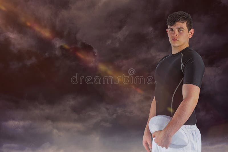 Retrato De Vários Jovens Jogadores De Rugby Segurando Uma Bola De Rúgbi  Enquanto Se Posicionavam Com Os Braços Cruzados Fora Do Ca Foto de Stock -  Imagem de jogador, rubi: 251796016