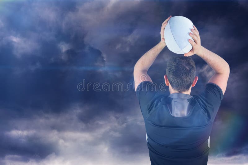 Retrato De Vários Jovens Jogadores De Rugby Segurando Uma Bola De Rúgbi  Enquanto Se Posicionavam Com Os Braços Cruzados Fora Do Ca Foto de Stock -  Imagem de jogador, rubi: 251796016