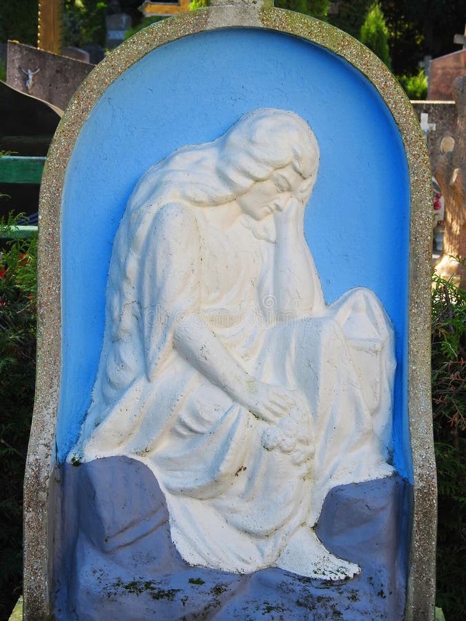 Imagem de Jesus Christ no cemitério foto de stock royalty free Imagem de Jesus Christ no cemitério foto de stock royalty free