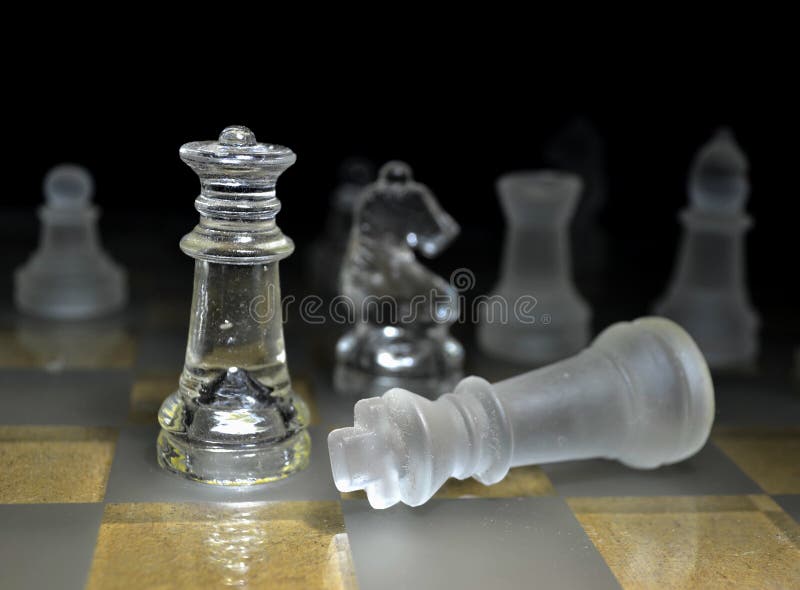 Checkmate Da Rainha Do Jogo De Xadrez Imagem de Stock - Imagem de