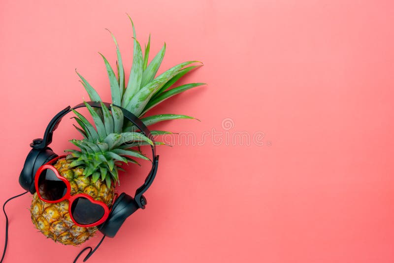Imagen aérea de la opinión de sobremesa de la comida para el concepto del fondo de la estación y de la música de vacaciones de ve foto de archivo Imagen aérea de la opinión de sobremesa de la comida para el concepto del fondo de la estación y de la música de vacaciones de ve foto de archivo