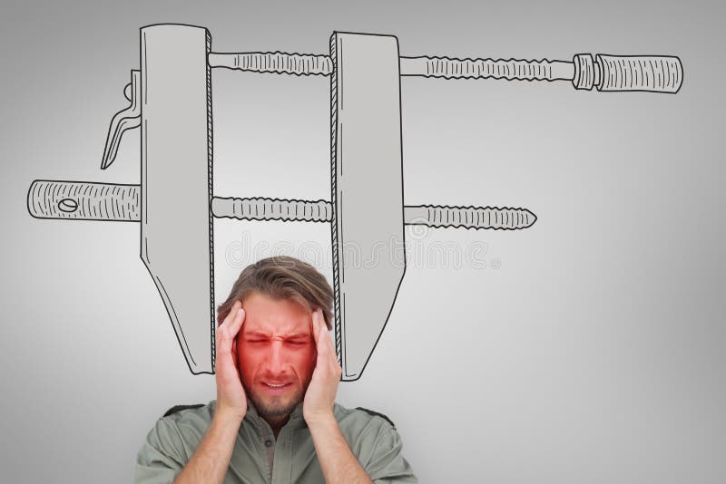 Imagen compuesta del hombre con dolor de cabeza fotografía de archivo libre de regalías Imagen compuesta del hombre con dolor de cabeza fotografía de archivo libre de regalías