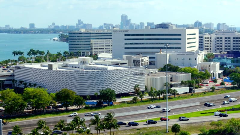 Images aériennes Mount Sinai Hospital Miami Beach vers 2025 banque de vidéos
